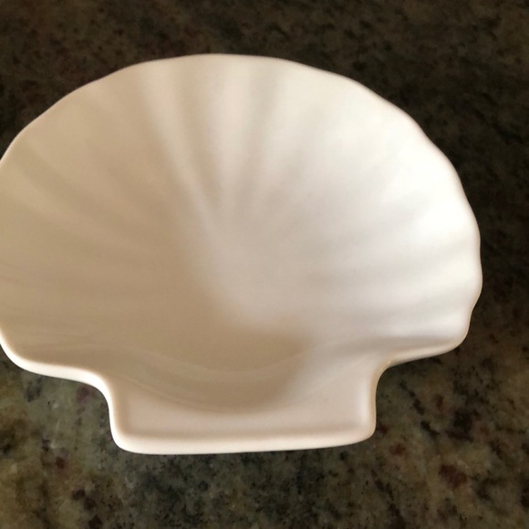 Shell shape dish - Picture 2 of 3